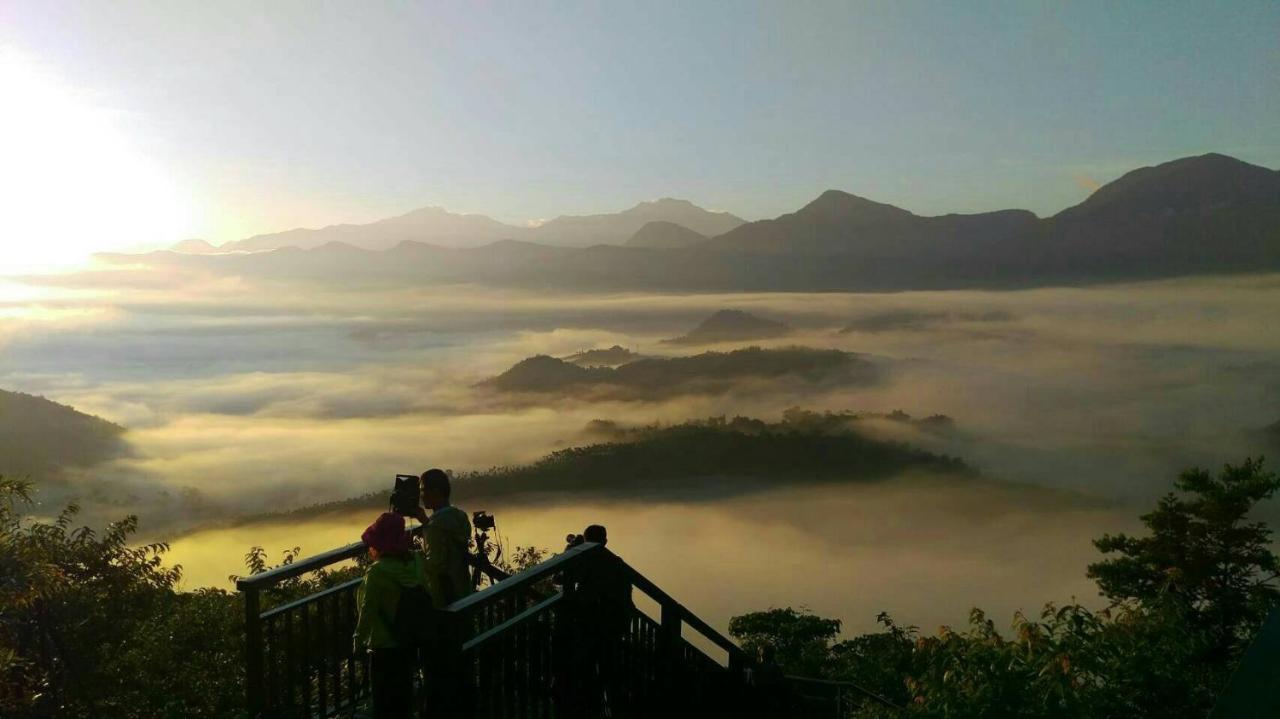 Sun Moon Lake Friday Inn Guest House Yuchi Ngoại thất bức ảnh